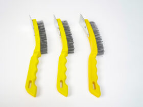 Plastic handle scratch Brush